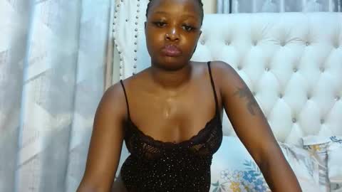 simply_eve1 online show from 10.18.25