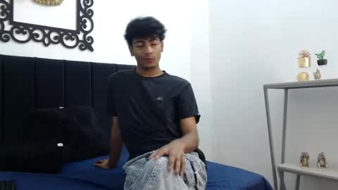 Snapshot of sinboy_ chatting on 04.20.26 online show from 04.20.26
