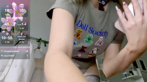 Snapshot of sinful_kittyy chatting on 05.11.26 Kate online show from 05.11.26