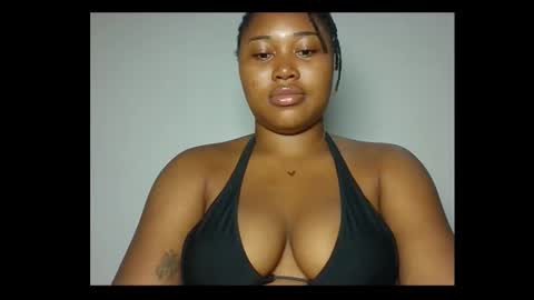 Snapshot of sinfultemptx chatting on 02.20.26 Zanele online show from 02.20.26