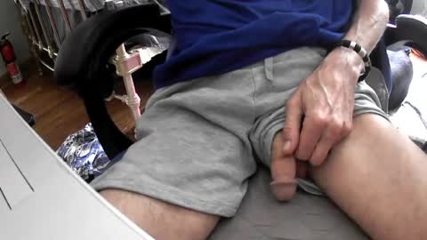 Snapshot of sinyman78270542 chatting on 07.19.26 jaws online show from 07.19.26
