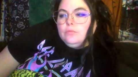 Snapshot of siofra chatting on 02.22.26 Siofra online show from 02.22.26