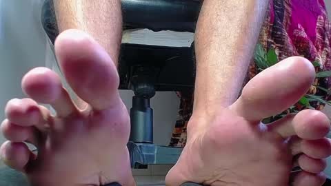 Snapshot of sir_kev66 chatting on 12.28.24 only foot worshipers here online show from 12.28.24