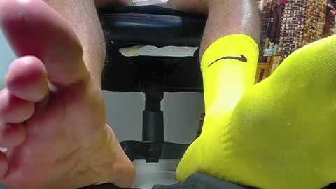 Snapshot of sir_kev66 chatting on 01.17.25 only foot worshipers here online show from 01.17.25