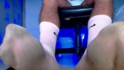 Snapshot of sir_kev66 chatting on 09.21.25 only foot worshipers here online show from 09.21.25