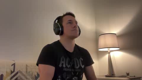 Snapshot of sirbubblesworth chatting on 03.10.25 sirbubblesworth online show from 03.10.25