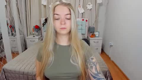 SirenaBloom online show from 10.31.25