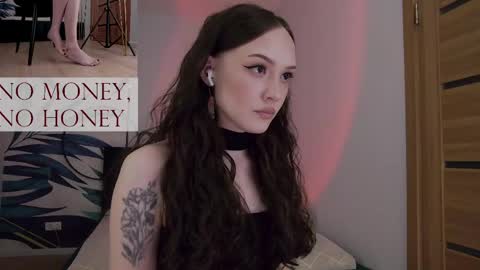 Snapshot of sirenaswhisper chatting on 04.22.26 Goddess Sirena online show from 04.22.26