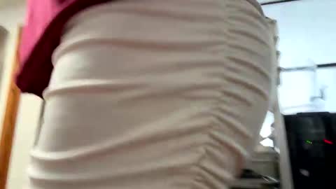 Snapshot of sissymiles chatting on 06.07.26 SissyMiles online show from 06.07.26