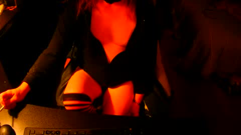 red online show from 10.20.25