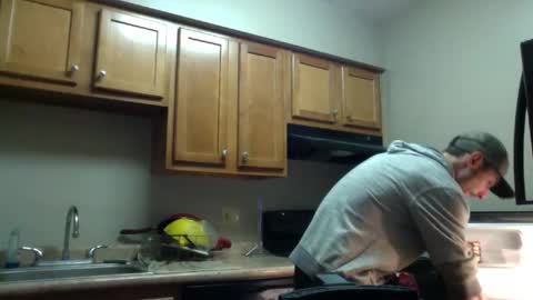 Snapshot of sk8ter_v2 chatting on 12.02.24 Christopher online show from 12.02.24