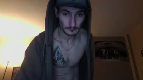 Snapshot of sk8ter_v2 chatting on 12.08.24 Christopher online show from 12.08.24