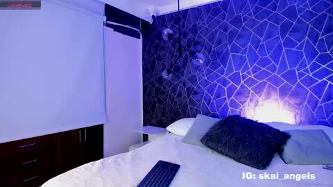 SKAILYN ANGELS online show from 11.25.25