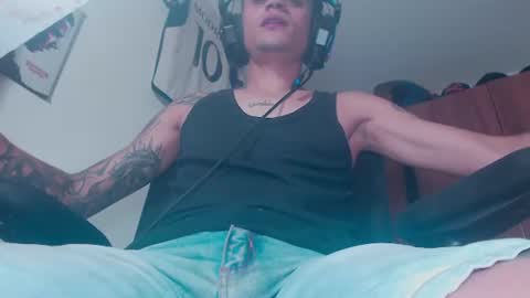 Snapshot of skateboy444 chatting on 06.22.26 king online show from 06.22.26