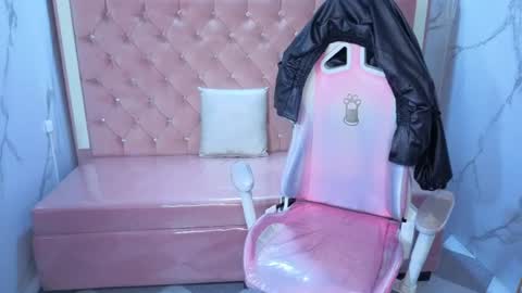 Snapshot of skeler_lovd_b chatting on 07.14.26 Skarlet online show from 07.14.26