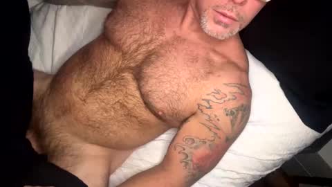 Snapshot of skimaskedbeef chatting on 01.02.25 BEEF online show from 01.02.25