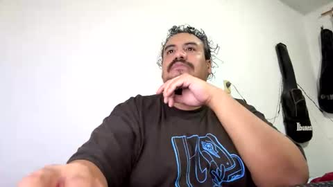 Snapshot of skinhell chatting on 12.05.25 Elias online show from 12.05.25