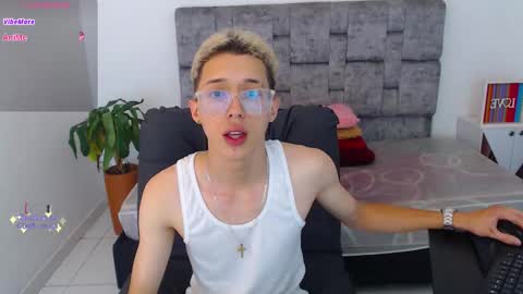 skinny_bigcock20 online show from 12.02.25