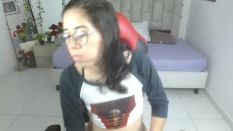 Snapshot of skinny_hot723 chatting on 05.31.26 Raelle online show from 05.31.26