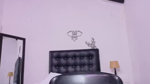 skinny_hottie18 online show from 03.10.25