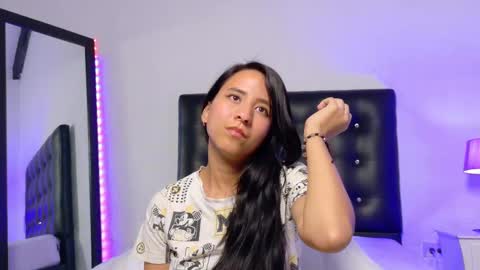 skinny_hottie18 online show from 09.30.25