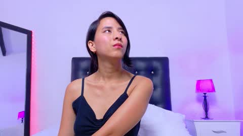 skinny_hottie18 online show from 10.06.25