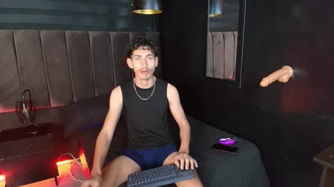 skinny jean  online show from 03.18.26