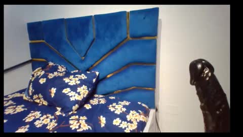 skinnyasssexyboobs online show from 11.22.25