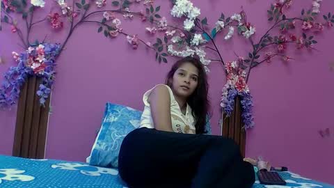 Snapshot of skinnybarbie022 chatting on 10.20.25 barbi online show from 10.20.25
