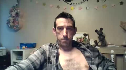 Snapshot of skinnybigcock2 chatting on 04.25.26 SkinnyBigCock2 online show from 04.25.26