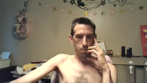 Snapshot of skinnybigcock2 chatting on 07.17.26 SkinnyBigCock2 online show from 07.17.26