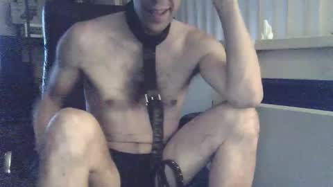 Snapshot of skinnyboy43 chatting on 11.01.25 skinnyboy43 online show from 11.01.25