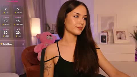 Snapshot of skinnyellie chatting on 06.22.26 Ellie online show from 06.22.26