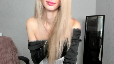 Skinnyladyy online show from 02.02.25