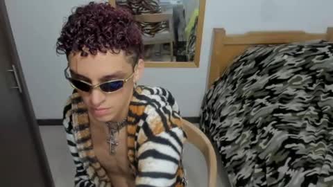 skinnypipe15 online show from 10.20.25