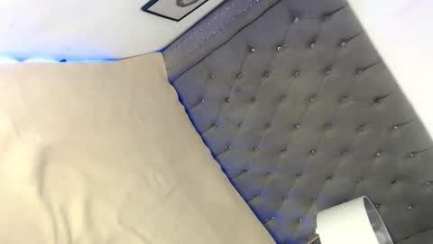 skinnytrans69 online show from 10.25.25