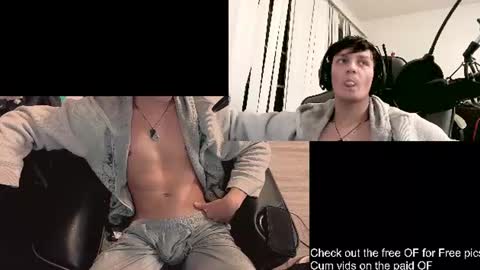 Snapshot of skrogdog chatting on 06.14.26 skrogdog online show from 06.14.26
