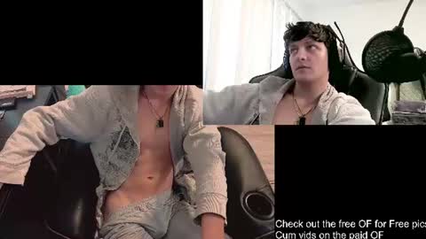 Snapshot of skrogdog chatting on 06.26.26 skrogdog online show from 06.26.26