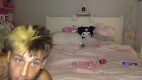 Snapshot of skyclark121901 chatting on 07.14.26 sexiest couple on cam online show from 07.14.26