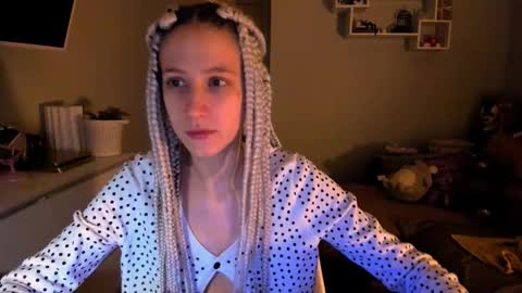    online show from 10.07.25