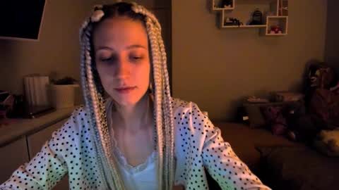    online show from 10.09.25