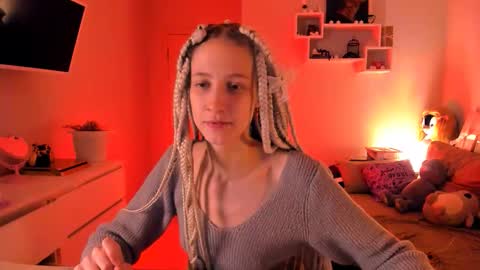    online show from 10.12.25