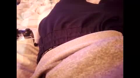 Snapshot of skyfalltoyou chatting on 10.04.25 skyfalltoyou online show from 10.04.25