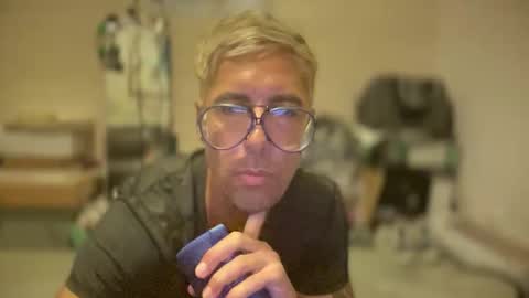 Snapshot of skyfly333 chatting on 03.01.26 IAN HARD online show from 03.01.26