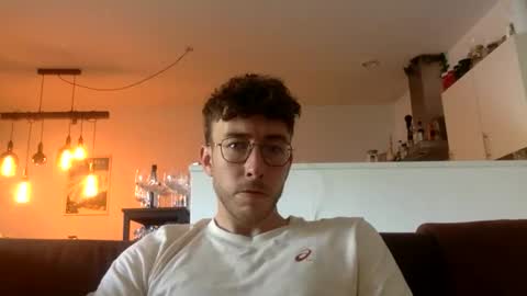 skyisthelimit1995 online show from 09.14.25