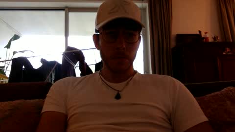 skyisthelimit1995 online show from 12.14.25