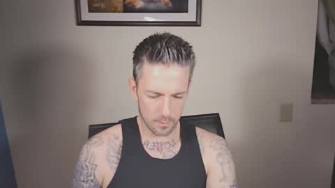 Snapshot of skylarrgrey chatting on 04.10.26 SkylarGrey online show from 04.10.26
