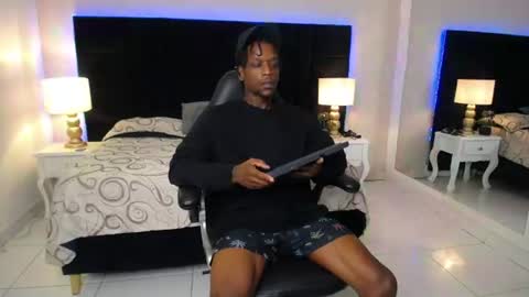 Snapshot of skylerbigxxx chatting on 06.13.26 SKYLERBIGXXX online show from 06.13.26