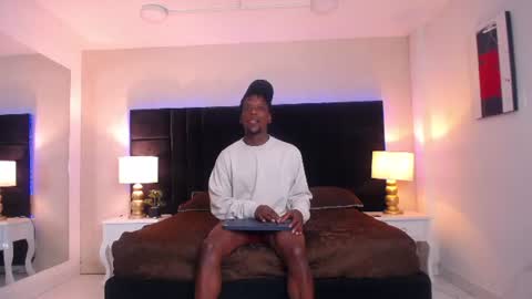 Snapshot of skylerbigxxx chatting on 07.12.26 SKYLERBIGXXX online show from 07.12.26