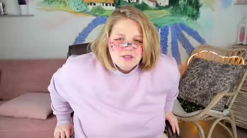 Snapshot of sladadeew chatting on 02.12.25 Slada Deew online show from 02.12.25